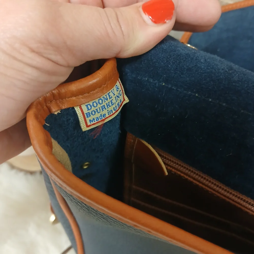 Vintage Dooney & Bourke Messenger Bag - Picture 8 of 10